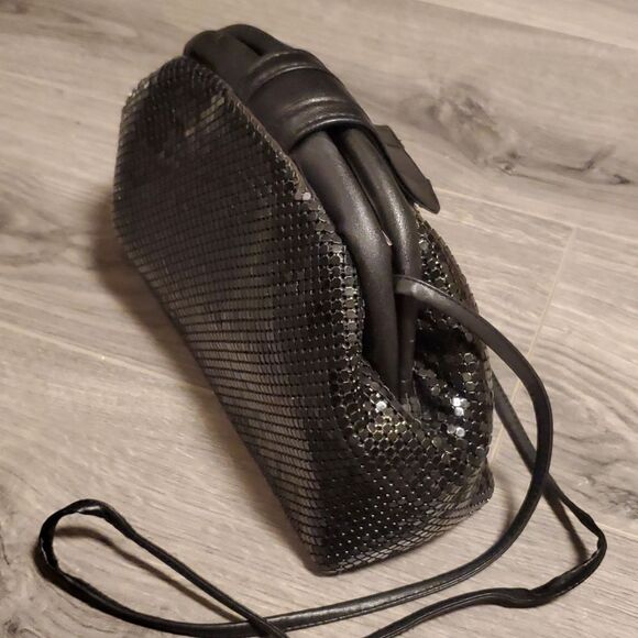 EUC Vintage Black Mesh Metal Large Clutch Crossbody Bag - Picture 4 of 10
